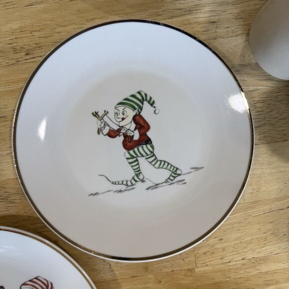 Restoration Hardware Naughty Elf Set 5 Appetizer Salad Plates Vintage Christmas - Picture 8 of 12